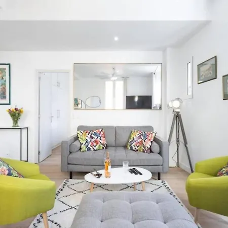 Apartment Moulin - Stunning 1 Bedroom On The Port *